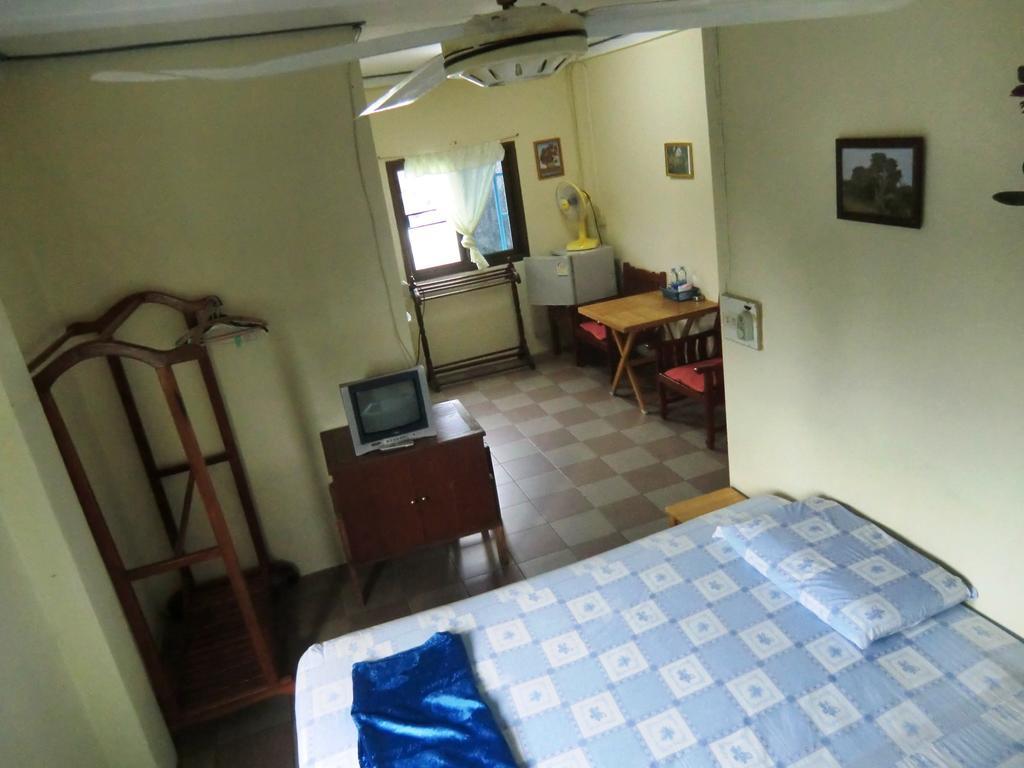 Residence House Trat Cameră foto